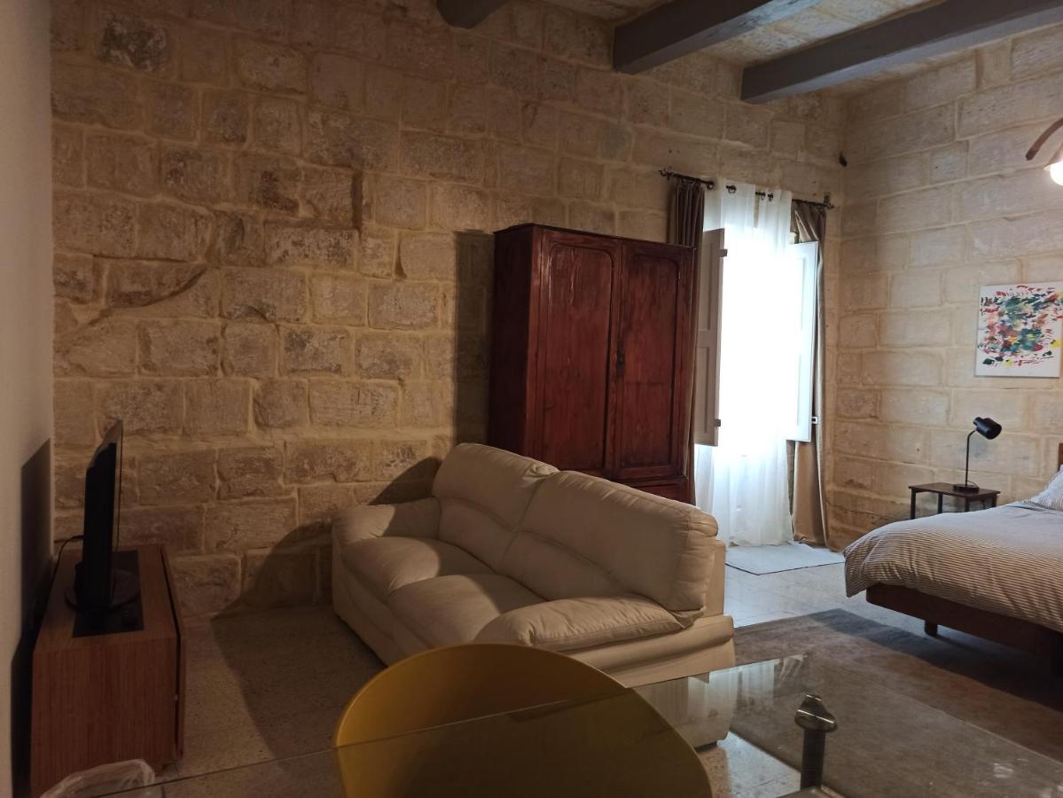 Beautiful Studio Apartment In Qormi Malta Dış mekan fotoğraf