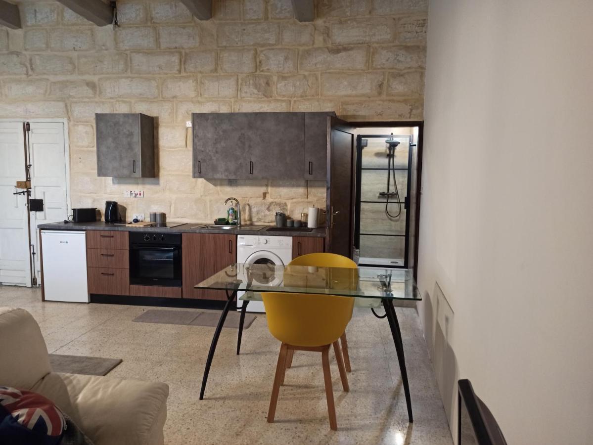 Beautiful Studio Apartment In Qormi Malta Dış mekan fotoğraf