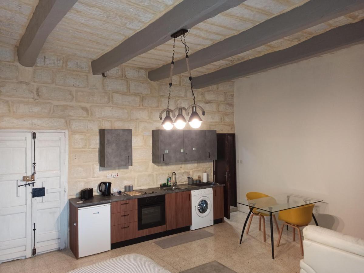 Beautiful Studio Apartment In Qormi Malta Dış mekan fotoğraf